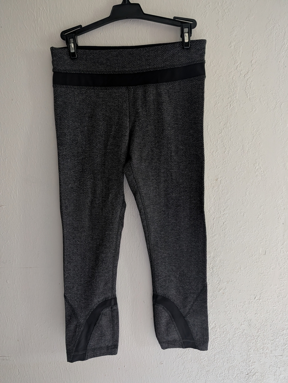Lululemon Black Herringbone Leggings Crop